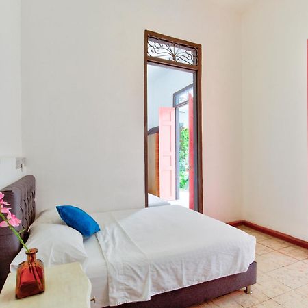 Casa Blanca San Antonio Hostal Boutique Кали Экстерьер фото