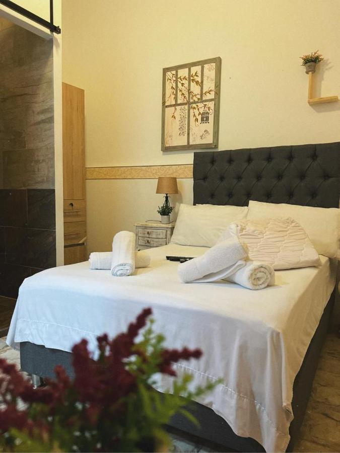 Casa Blanca San Antonio Hostal Boutique Кали Экстерьер фото