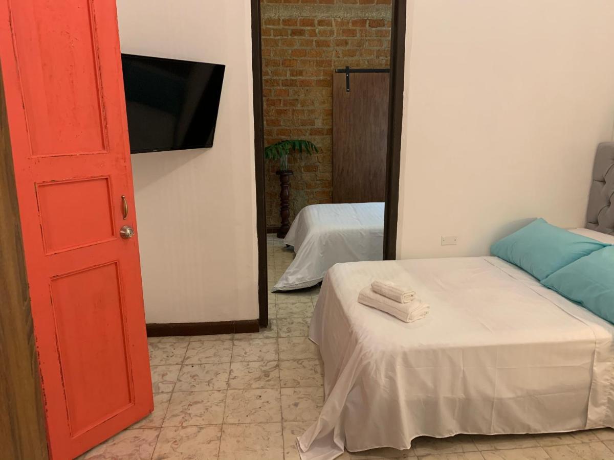 Casa Blanca San Antonio Hostal Boutique Кали Экстерьер фото