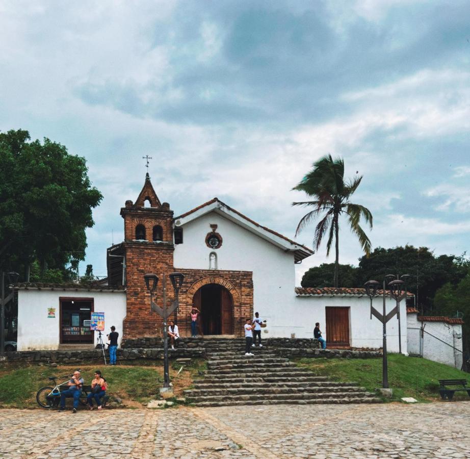 Casa Blanca San Antonio Hostal Boutique Кали Экстерьер фото