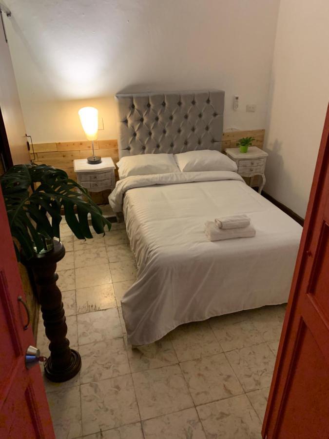 Casa Blanca San Antonio Hostal Boutique Кали Экстерьер фото