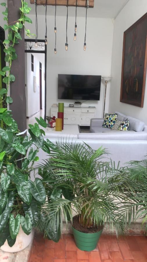 Casa Blanca San Antonio Hostal Boutique Кали Экстерьер фото
