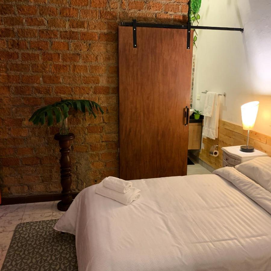 Casa Blanca San Antonio Hostal Boutique Кали Экстерьер фото