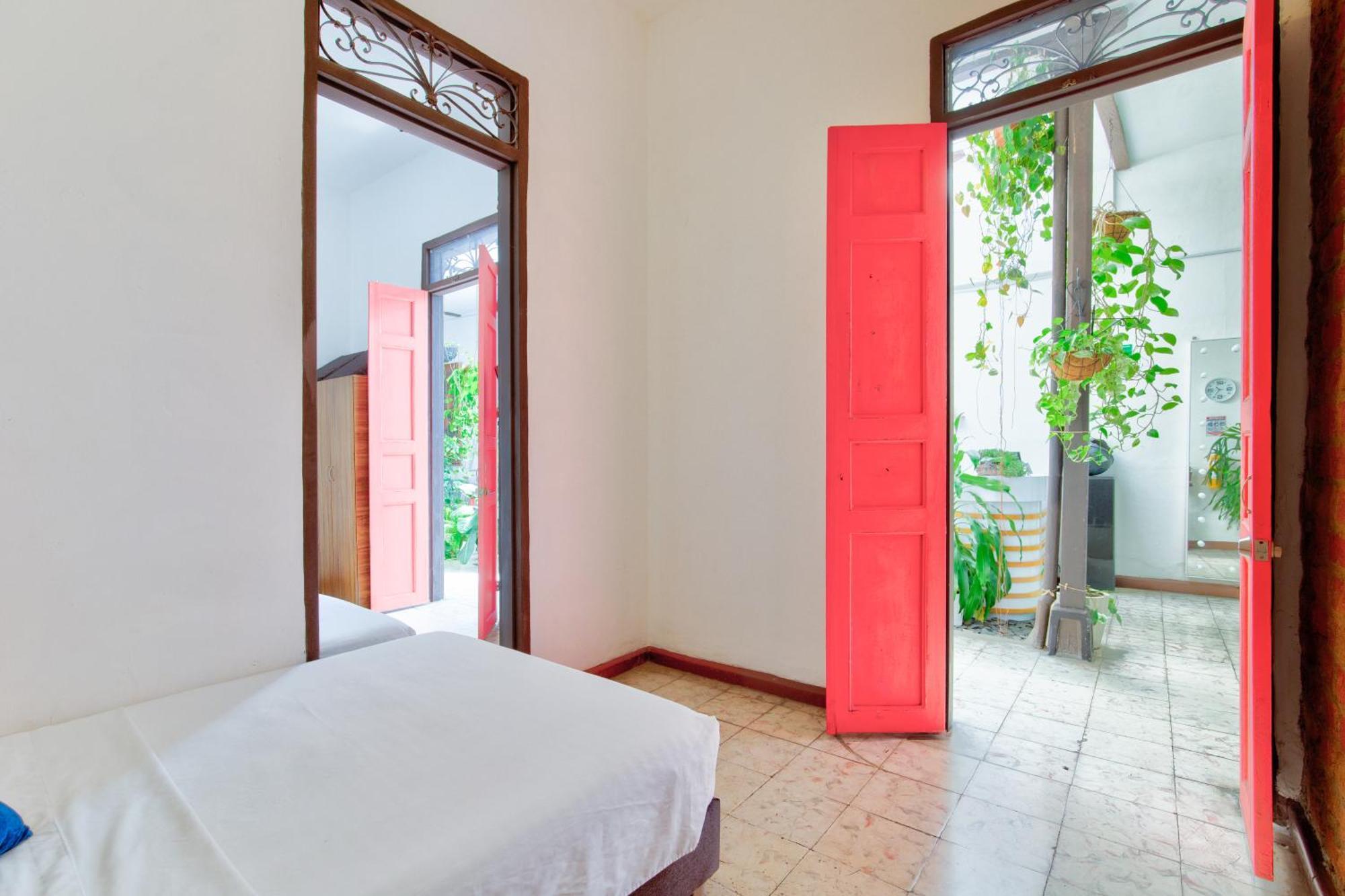 Casa Blanca San Antonio Hostal Boutique Кали Экстерьер фото