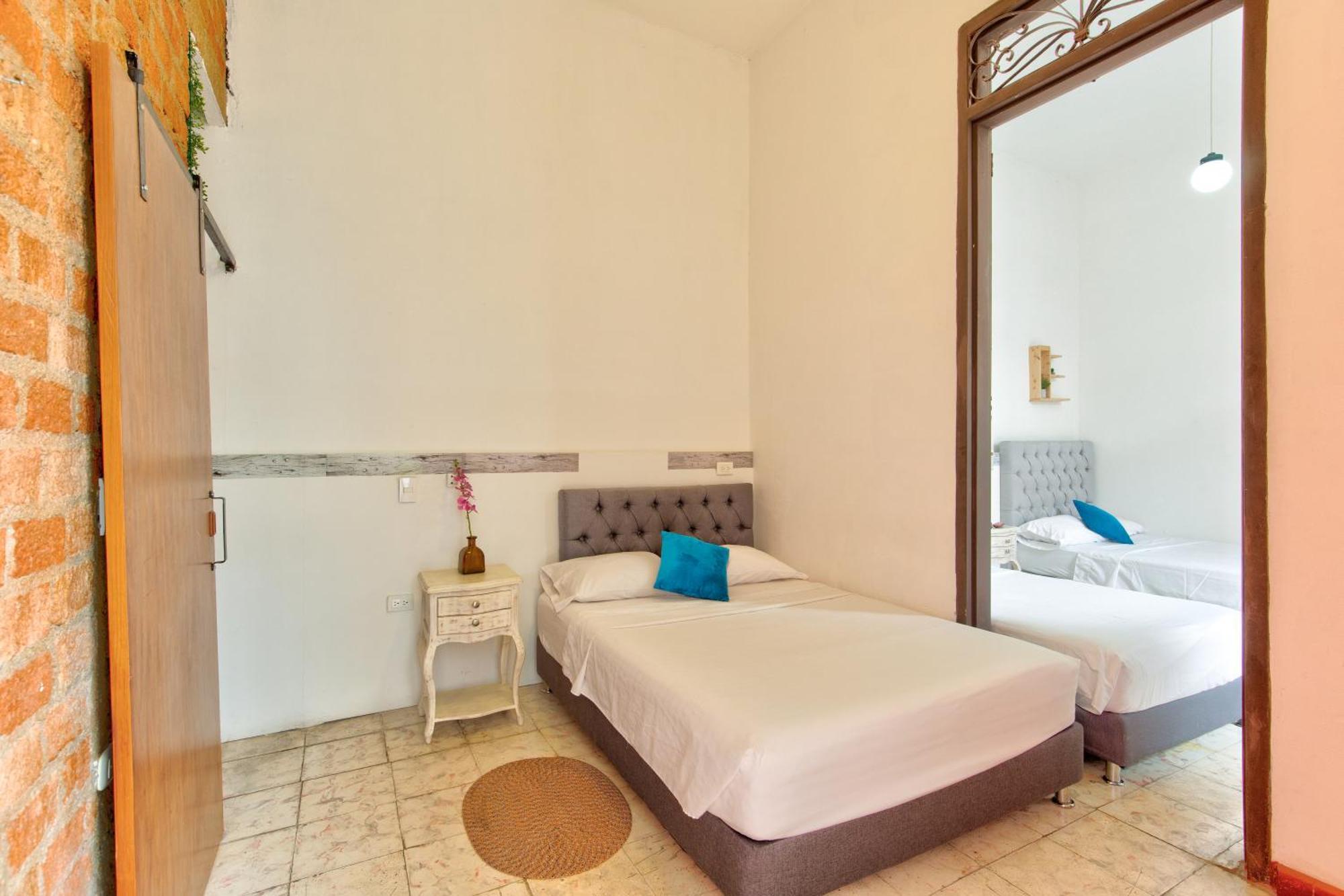 Casa Blanca San Antonio Hostal Boutique Кали Экстерьер фото