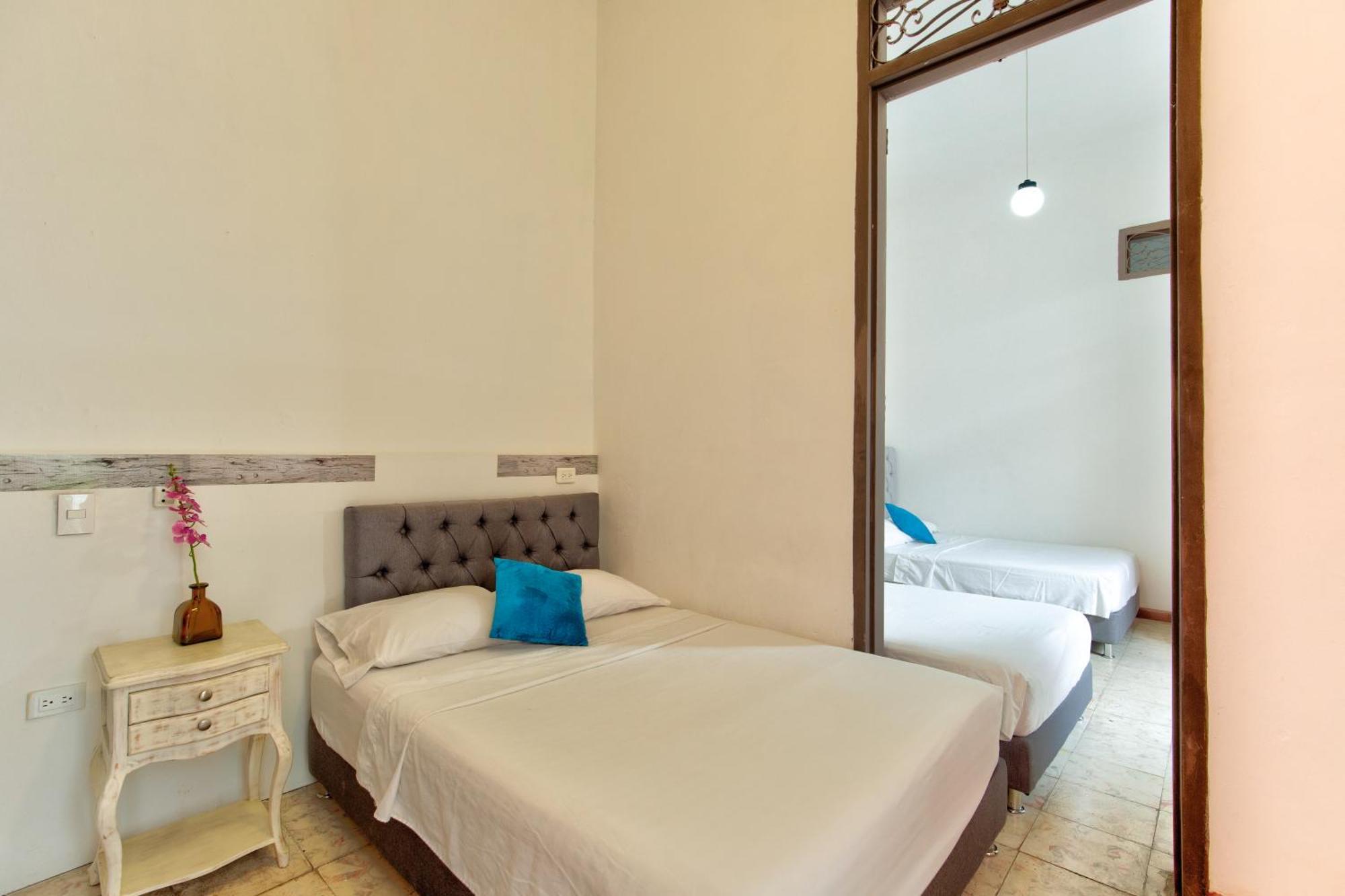 Casa Blanca San Antonio Hostal Boutique Кали Экстерьер фото
