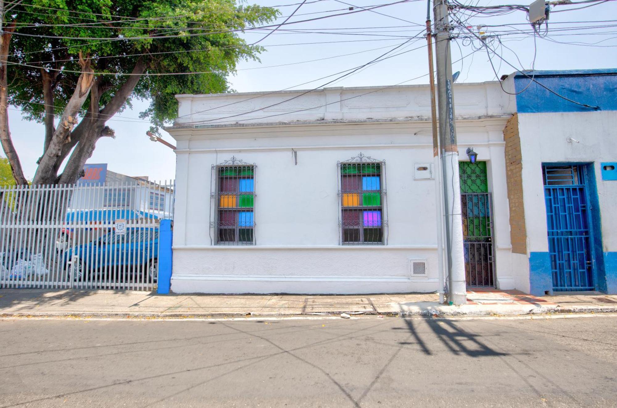 Casa Blanca San Antonio Hostal Boutique Кали Экстерьер фото