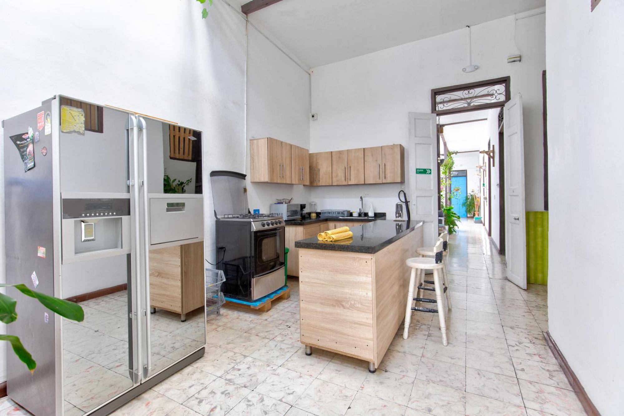 Casa Blanca San Antonio Hostal Boutique Кали Экстерьер фото