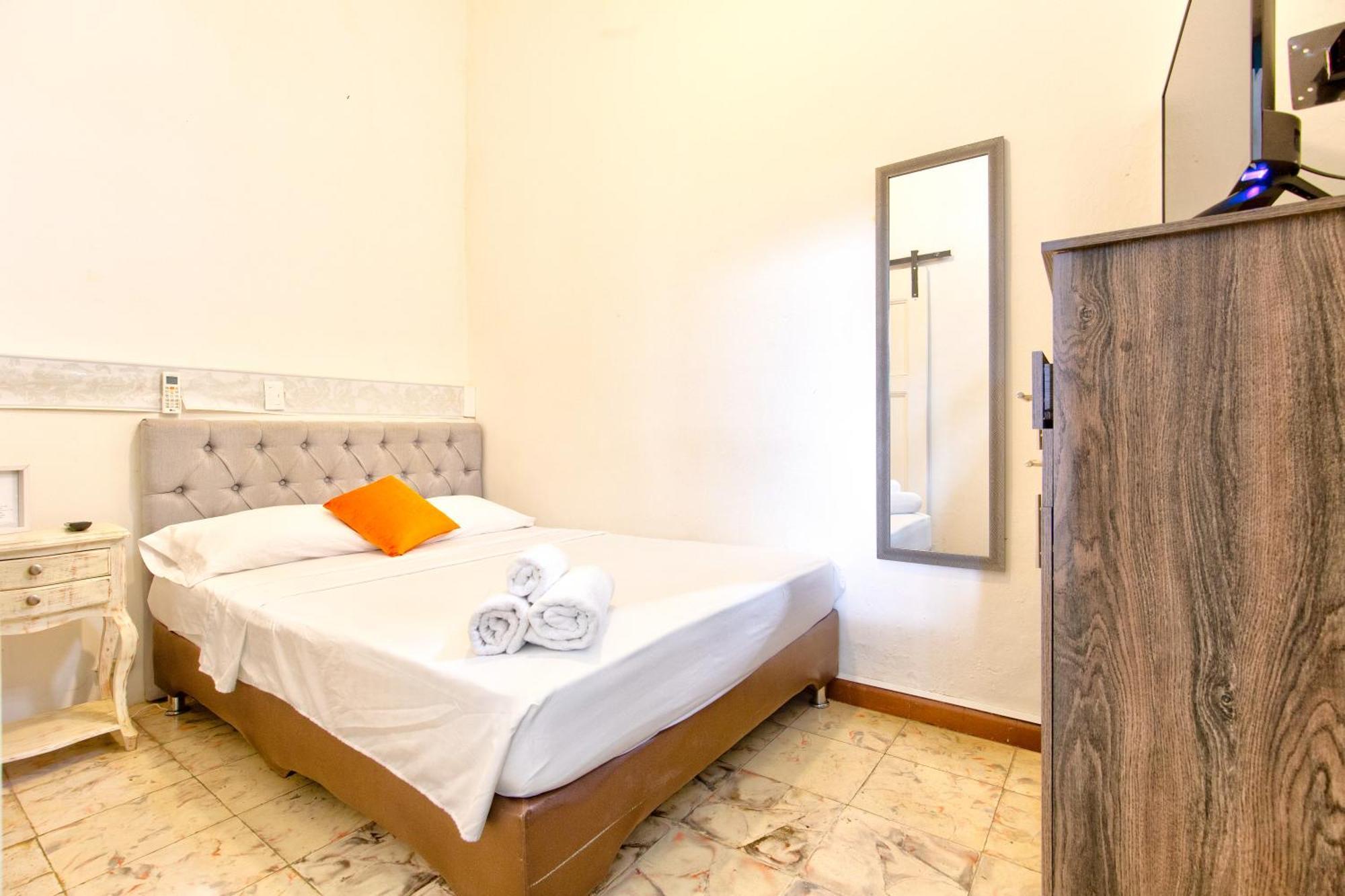 Casa Blanca San Antonio Hostal Boutique Кали Экстерьер фото