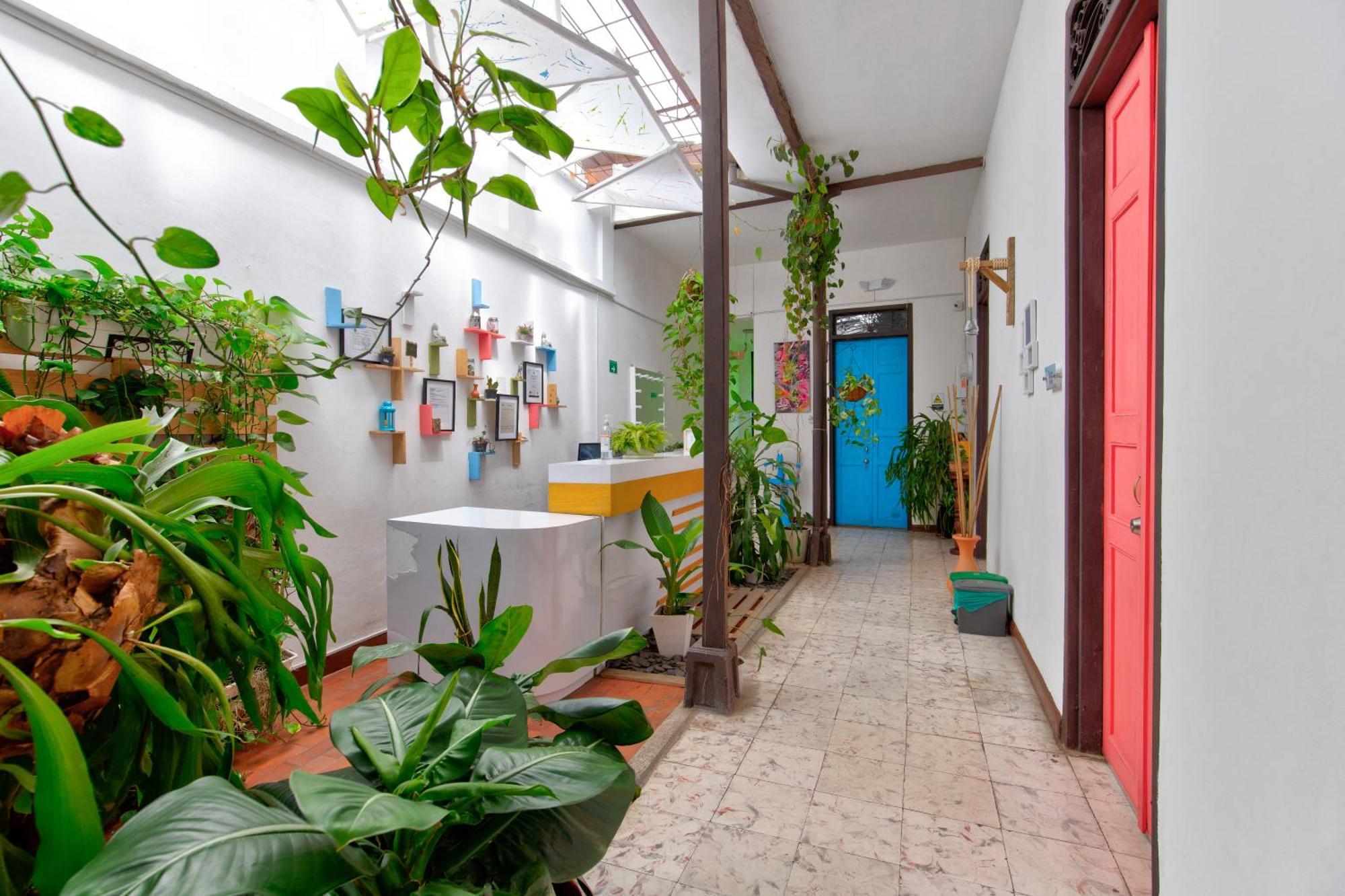 Casa Blanca San Antonio Hostal Boutique Кали Экстерьер фото